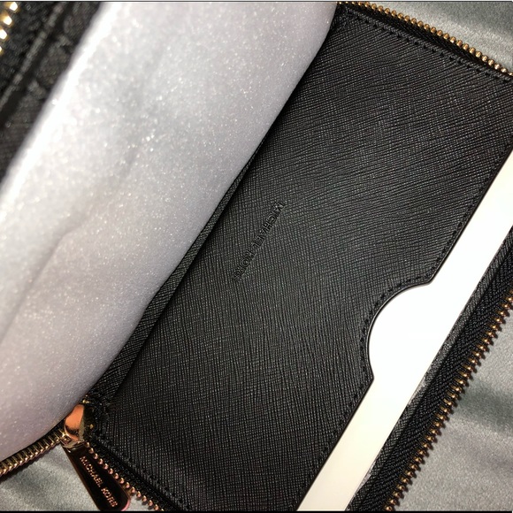 Michael Kors Wallet - Picture 3 of 6